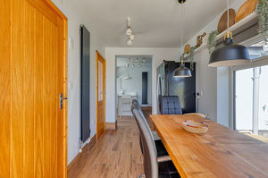 Diner- click for photo gallery